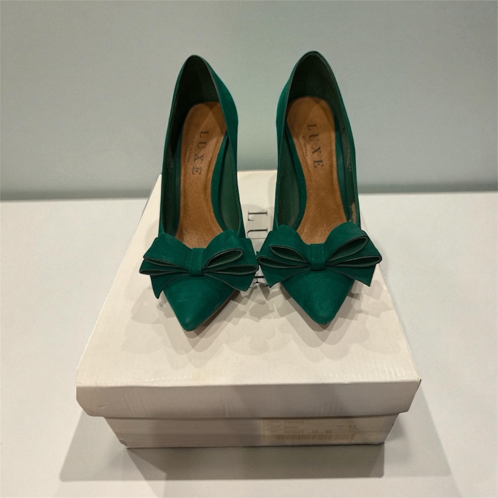 Luxe Emerald Green Heels with Bow Accent